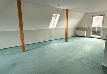 Kleines Juwel in Merseburg - Einraum Dachgeschosswohnung mit Balkon + Garten
