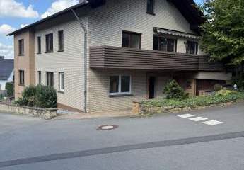 Ein-Zweifamilienhaus wunderschön am Hang gelegen, inkl. Bauland!