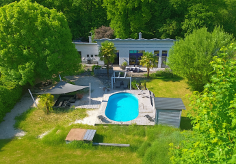 Naturparadies mit Pool, Kamin & 14.000 m² Weidefläche in greifbarer Nähe