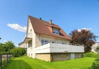 Attraktives Baugrundstück mit gepflegtem Einfamilienhaus u. großzügigem Garten in Zell u. Aichelberg
