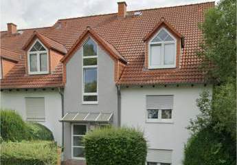 Ankommen in Neu-Anspach: Helle 3-Zimmer-Wohnung mit Balkon &. Tiefgaragenplatz