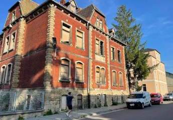 Luxuriöse Villa-Mehrfamilienhaus mit Bauplatz und eigenem Brunnen - Ein Traum für Familien und Investoren!