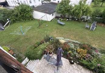 Dreifamilienhaus mit Potenzial & 3 Garagen, großem Grundstück und Top-Arbeitgeber in der Nähe