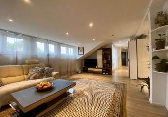 Moderne DG-Wohnung mit EBK und Balkon – Exklusives Wohnambiente