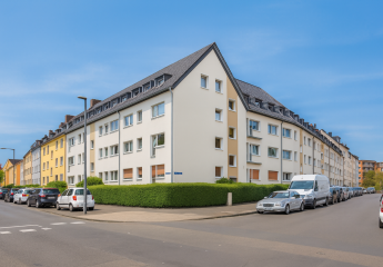 Für Singles, Paare oder kleine Familien – frei werdende, modernisierte 3-Zi-Whg auf 68m² mit Garage