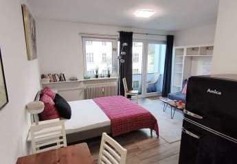 Studio-Wohnung 32 m² Berlin Wilmersdorf: möbliert, Balkon, Lift, U-/S-Bahn in 3 Minuten fußläufig.