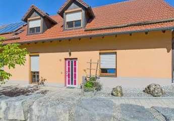 Modernes Traumhaus mit großem Garten, zwei Garagen und hochwertiger Ausstattung