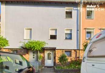 Solide Kapitalanlage: Reihenmittelhaus in gepflegter Lage von Karlsbad-Spielberg