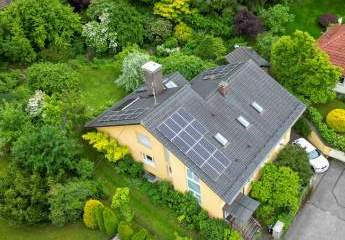 Stilvoll modernisiertes Zweifamilienhaus mit großem Südgarten in ruhiger Bestlage von Neusäß