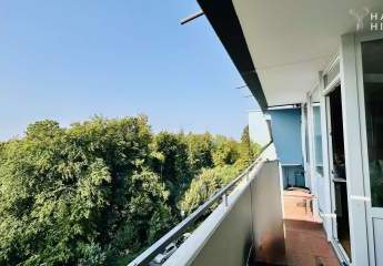 Bezugsfreie 2-Zimmer Eigentumswohnung mit Panoramablick, Aufzug und Balkon