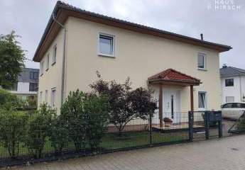 Einfamilienhaus mit Einliegerwohnung im Villenpark Groß Glienicke im Norden Potsdams