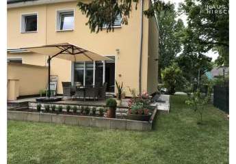 Exklusives Doppelhaus am Tempelhofer Feld – Luxussaniert und Renditestark