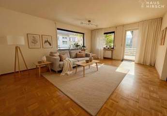 Platz für alle! Dreifamilienhaus mit ELW & 5 Garagen in ruhiger Lage