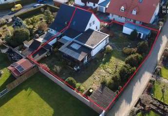 Traumlage! Sanierungsbedürftige Doppelhaushälfte mit Potenzial für Ihre individuelle Gestaltung!