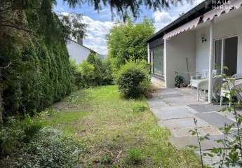 Attraktives Einfamilienhaus mit Einliegerwohnung auf großzügigem Grundstück