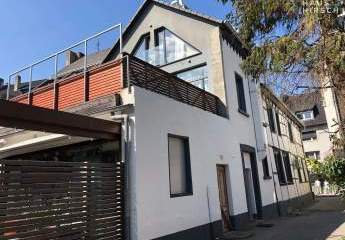 Stilvoll sanierte Altbauwohnung mit großzügiger Terrasse und eigenem Stellplatz mitten in Werden