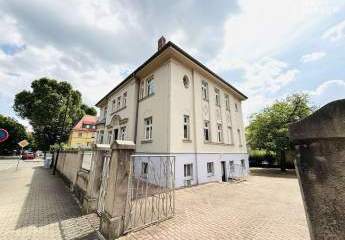 Charmante Mehrfamilienhaus Villa: Gepflegte Substanz mit Entwicklungschance