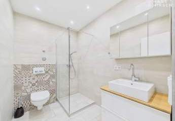 Leerstehend mit 4m Deckenhöhe! Lichtdurchflutete DG Wohnung mit traumhaftem Ausblick über Beilstein