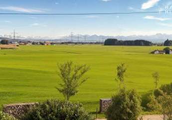 1,8 HA Grundstück mit Mehrfamilienhaus - Projektchance mit Bergpanorama