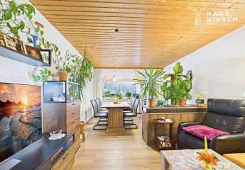 4-Zimmer-Wohnung renoviert: Neue Fenster, Böden, Balkon & TG-Stellplatz, Pool inklusive