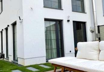 Luxuriöse Doppelhaushälfte mit Smart-Home-System, Alarmanlage, Kamin, Garten, -  möbliert zur Miete