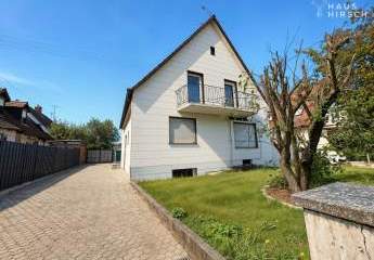 Ein-/Zweifamilienhaus mit sonnigem Garten: frisch saniert & Ausbaupotenzial