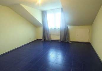 Gemütliche Dachgeschosswohnung mit Balkon und Traumblick!