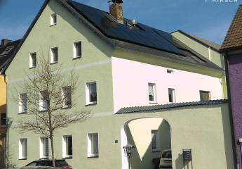 Modernes Mehrfamilienhaus mit PV Anlage und Mieterstrom - nachhaltig wohnen in zentraler Lage!