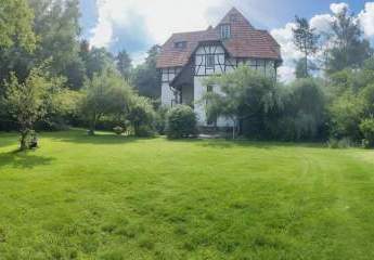 Grundstück mit exzellenter Verkehrsanbindung in luxuriöser Villenlage
