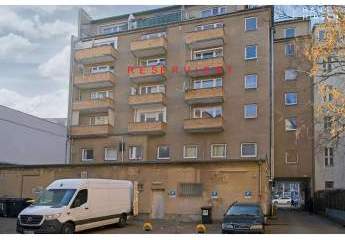 R E S E R V I E R T - Kottbusser Damm: Bezugsfrei & Modernisiert: Modernes Studio mit Balkon