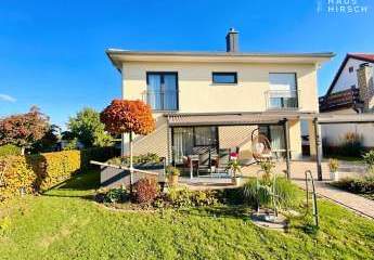 Moderne Stadtvilla mit sonniger Terrasse in schönem Wohngebiet
