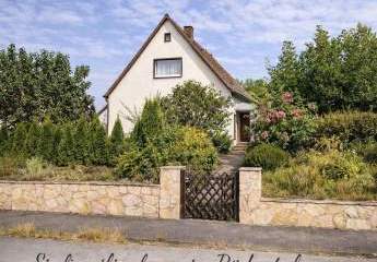 Ihr neues Zuhause mit großem Garten – Freistehendes Familienhaus in ruhiger Lage von Rödental