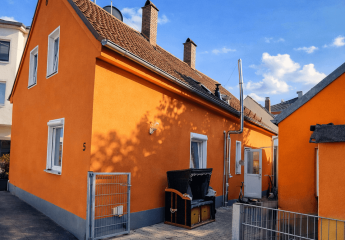 BMR 4,6%: Saniertes Mehrfamilienhaus mit Nebengebäude in Augsburg