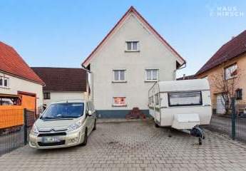 Großzügiges Einfamilienhaus mit großem Garten und Terrasse