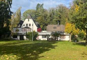 Großes Anwesen mit Büro/Praxisanbau aus 1986 mit parkähnlichem Garten in Hennef-Bröl