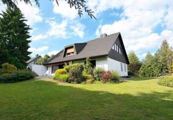 GROSSZÜGIGES FAMILIENHAUS AUF 939 M² SONNENGRUNDSTÜCK IN RUHIGER SACKGASSENLAGE VON ELLERBEK!