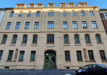 Großzügige 2 Zimmer- Altbauwohnung mit Balkon