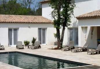 Südfrankreich: Top ausgestattete, freistehende Villa plus Studio in bester Naturlage zu verkaufen
