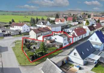 Charmantes Einfamilienhaus mit großem Garten, Garage & Potenzial – mit etwas Aufwand zum Wohntraum!