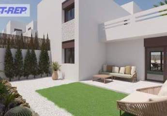 Reihenhäuser mit 3 Schlafzimmern 2 Bädern, Dachterrasse und Gemeinschaftspool in sehr schöner Golfanlage