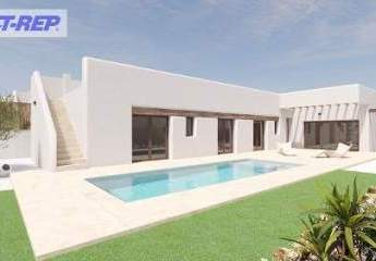Villen mit 3 Schlafzimmern, 2 Bädern, Klimaanlage, Fußbodenheizung in Bädern, Dachterrasse und Privatpool direkt am Golfplatz