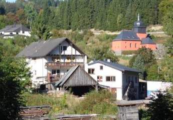 Sechsfamilienhaus mit Gewerbeeinheit in Nordhalben