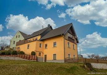 Großes Einfamilienhaus in ruhiger, ländlicher Lage