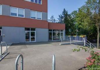 Hof - Ob Eisdiele, Café oder Ladeneinheit - hier wird individuell für Sie renoviert