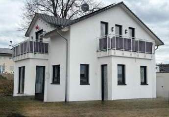 Eleganz trifft Behaglichkeit - Ihr neues Familiendomizil in Waldsassen wartet aus Sie