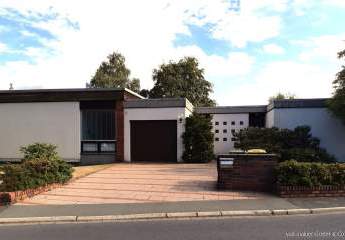 Selb - Luxuriöser, architektonisch einzigartiger Bungalow in naturnaher Umgebung