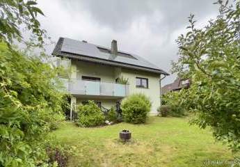 Familienglück: Beste Lage Selbitz
Großzügiges energieeffizientes Einfamilienhaus mit Einliegerwohnung!