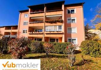 Wohnglück am Stadtrand: Gepflegte Wohnung mit Balkon, Garage und viel Platz zum Leben in Hof