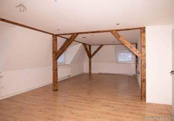 Großzügige Dachgeschoss-Wohnung zur Miete in Oberkotzau