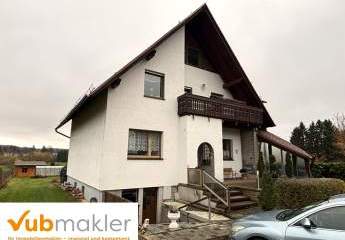 Zweifamilienhaus in Tanna – Wohnen mit Weitblick auf großem Grundstück